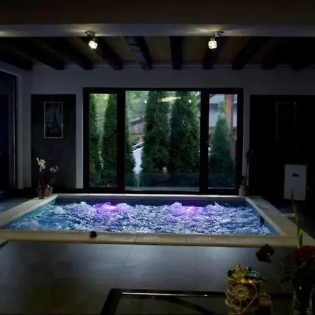 Montagnoli Luxury Villa *